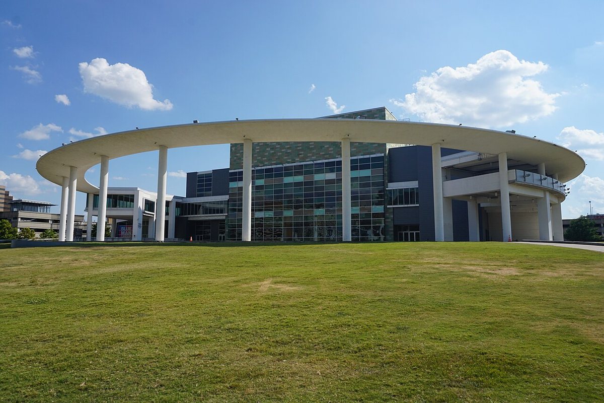 the curved facade of the Long Center in Austin