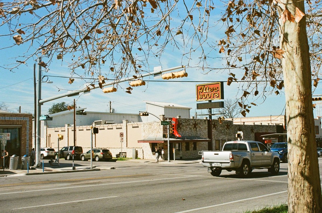 where to eat in south congress